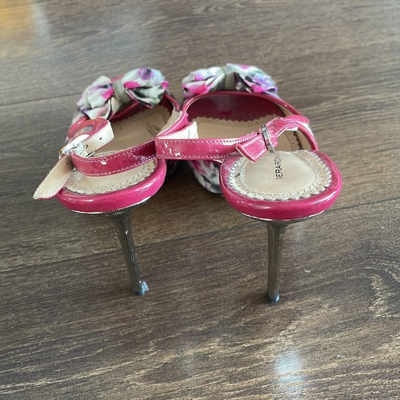 Geordina di Maggio designer flower heals for sale. Shipping price varies. - Picture 4 of 4